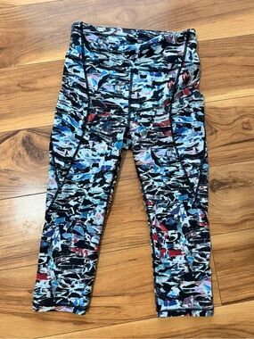 Lululemon Multi-Color Active Capri Leggings size 6